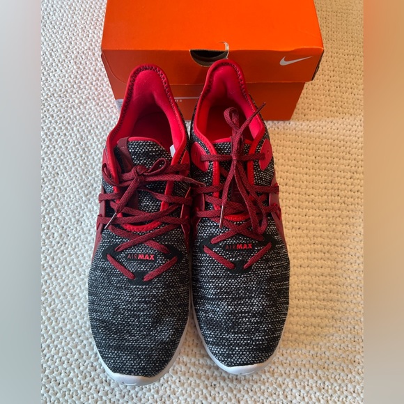 Like New Nike Air Max Sequent 3 - Picture 2 of 7